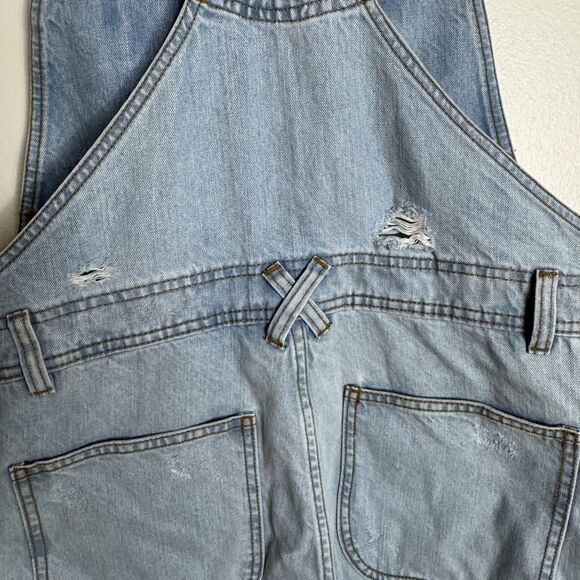 BDG Shortall Overalls Womens 30W Light Wash Denim Distressed Raw Hem Shorts - Picture 12 of 15